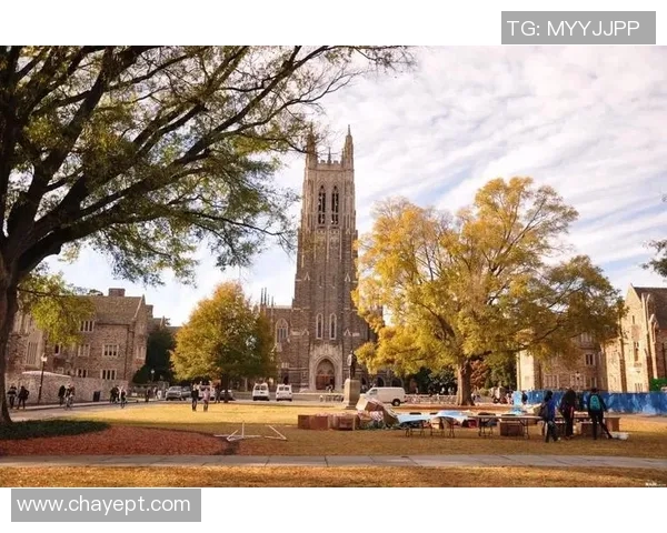 杜克大学与维克森林大学的精彩对决引发篮球迷热议与期待