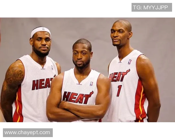 热火三巨头与绿军录像对决的精彩回顾与战术分析 热火三巨头与绿军录像对决的精彩回顾与战术分析