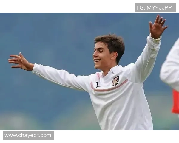 迪巴拉的足球之路：从天才少年到世界顶级前锋的成长历程