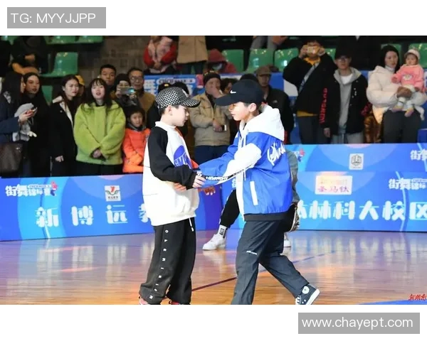 重庆街舞队与上海街舞队赛后复盘团队协作的精彩瞬间与经验分享 重庆街舞队与上海街舞队赛后复盘团队协作的精彩瞬间与经验分享