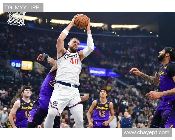 2006年湖人与快船的激烈对决回顾与精彩瞬间分析 2006年湖人与快船的激烈对决回顾与精彩瞬间分析